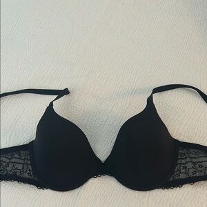 GAP Black Seamless Lace T-Shirt Bra